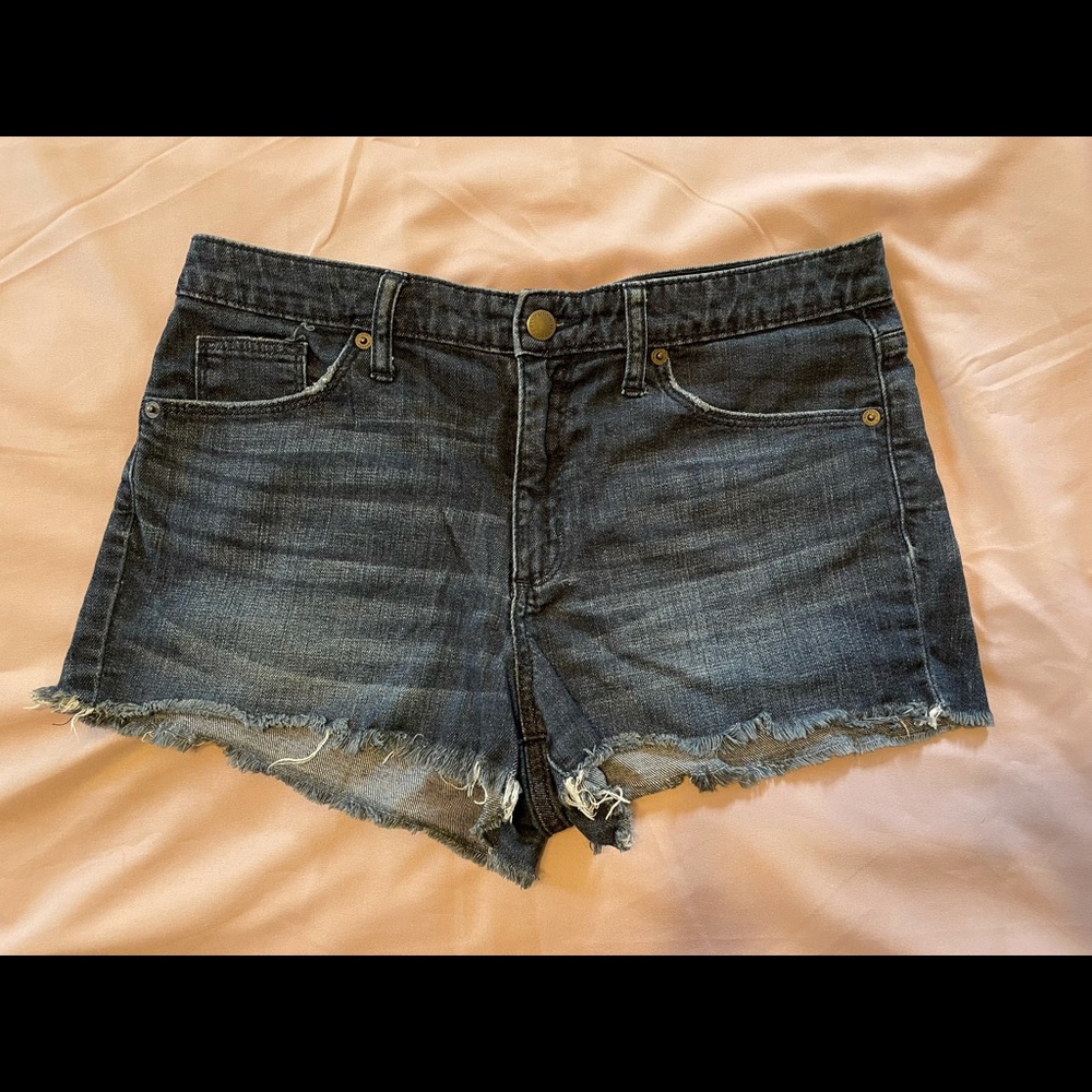 Universal Thread size 10/30R Jean shorts